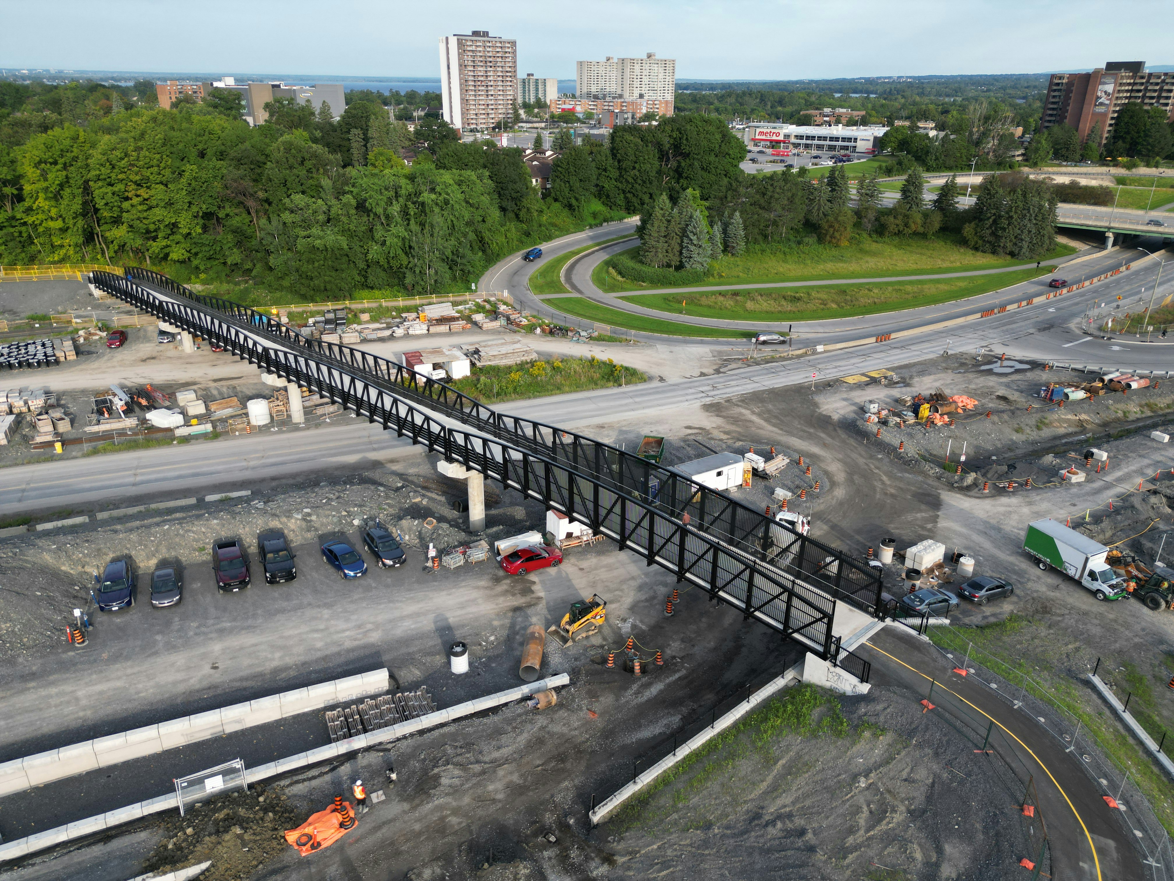 Woodroffe pedestrian bridge